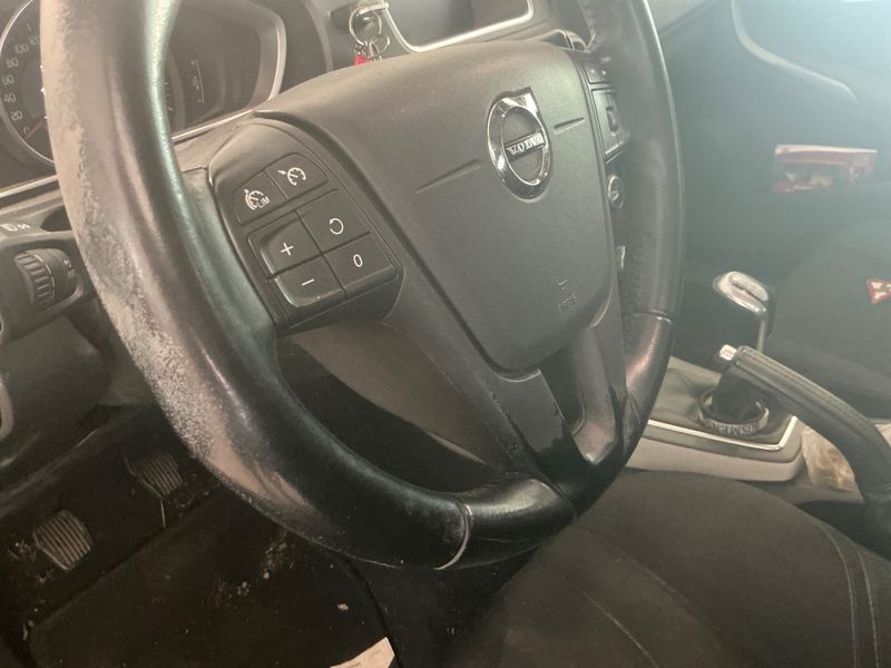 Volvo V40 2.0 D2 Kinetic 2016 – снимка 23