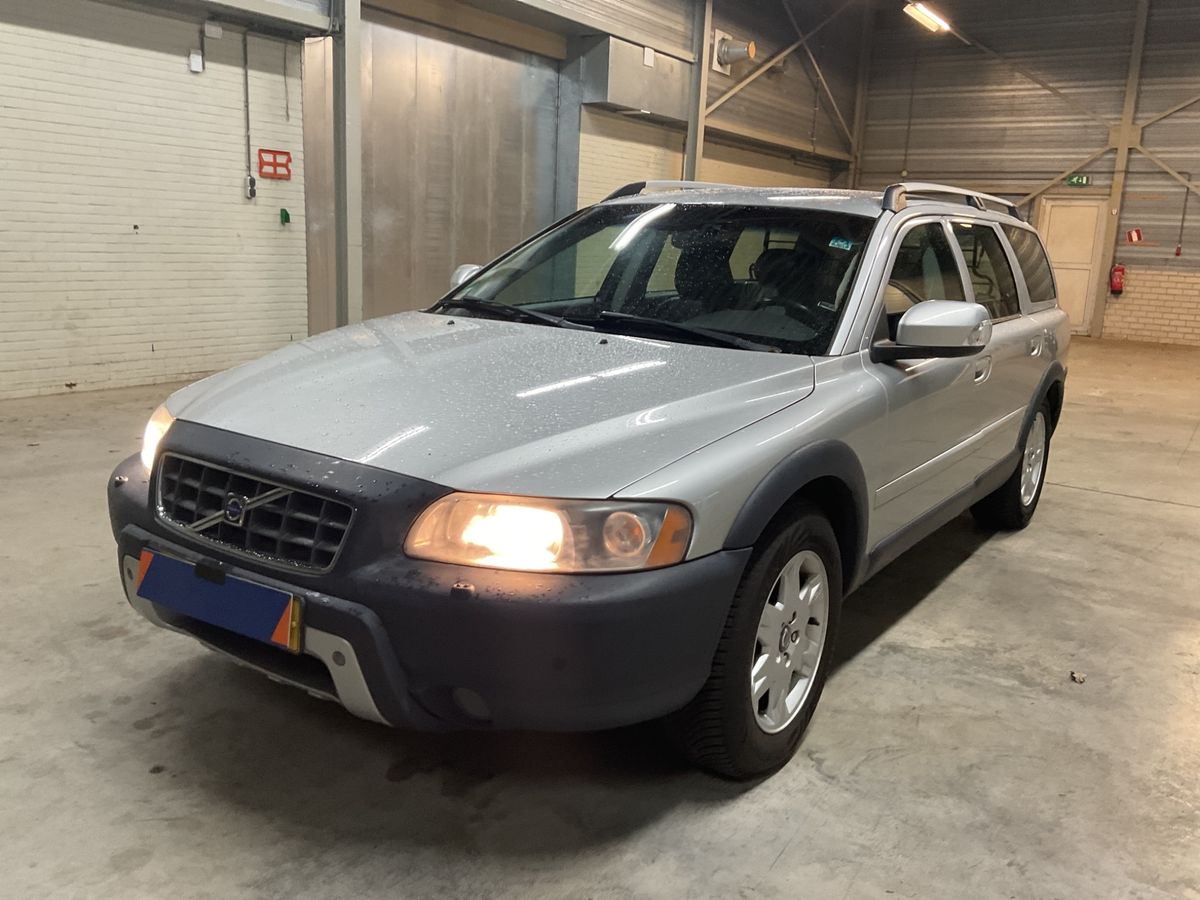Volvo XC70 2.4 D5 Momentum AWD