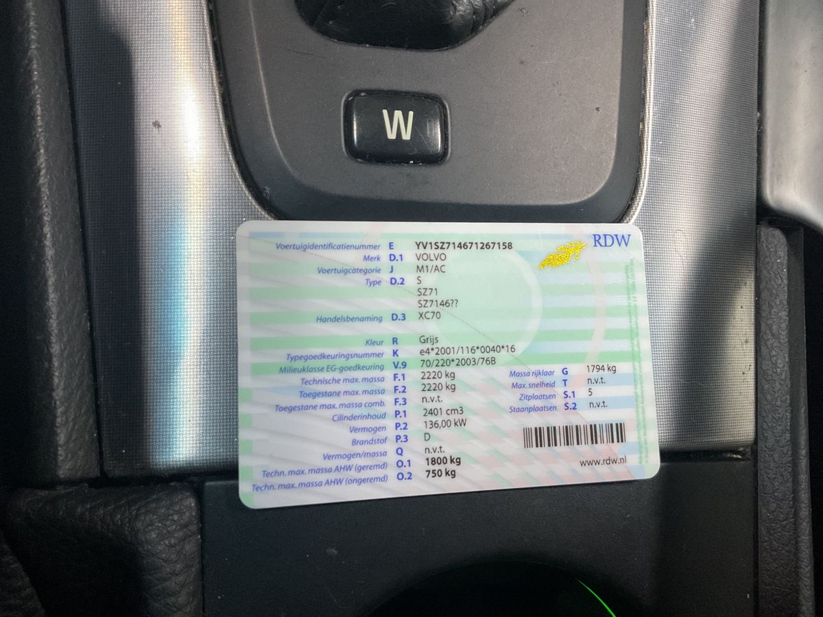 Volvo XC70 2.4 D5 Momentum AWD