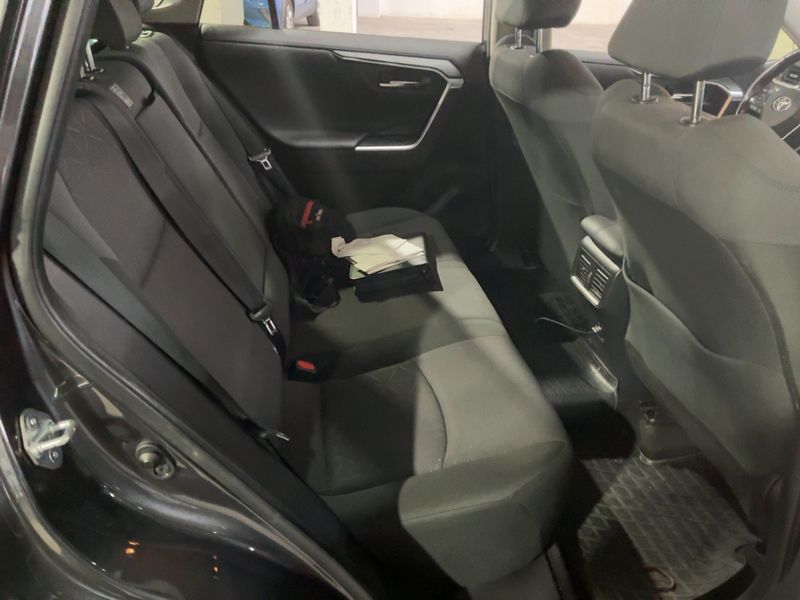 Toyota RAV 4 2.0 Executive — zdjęcie 14