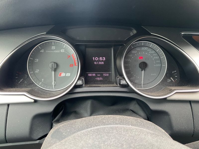 Audi S5 4.2 V8 FSI quattro — zdjęcie 13