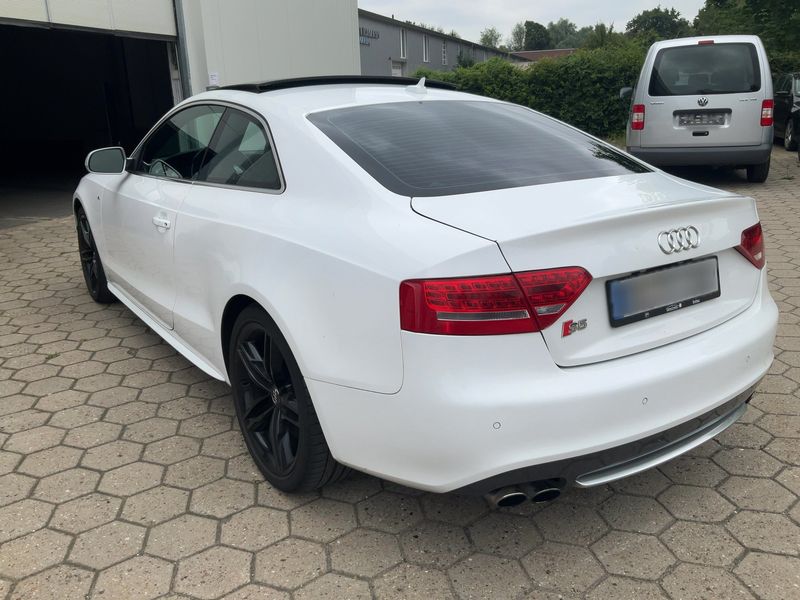 Audi S5 4.2 V8 FSI quattro — zdjęcie 3