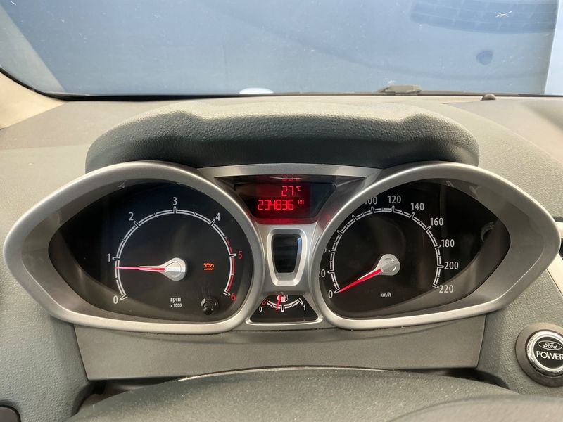 Ford Fiesta 1.4 TDCi Titanium — zdjęcie 4