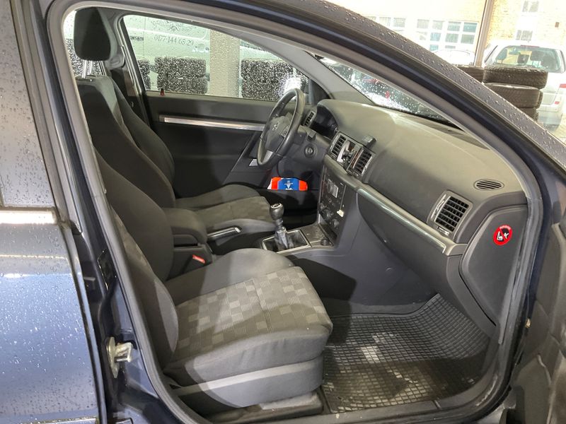 Opel Vectra 1.8 GTS / Sport — zdjęcie 3