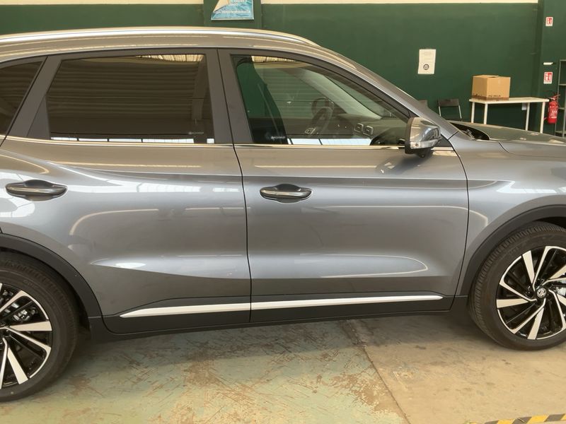MG ZS 1.5 T-GDI Plug-in Hybrid Luxury — zdjęcie 7