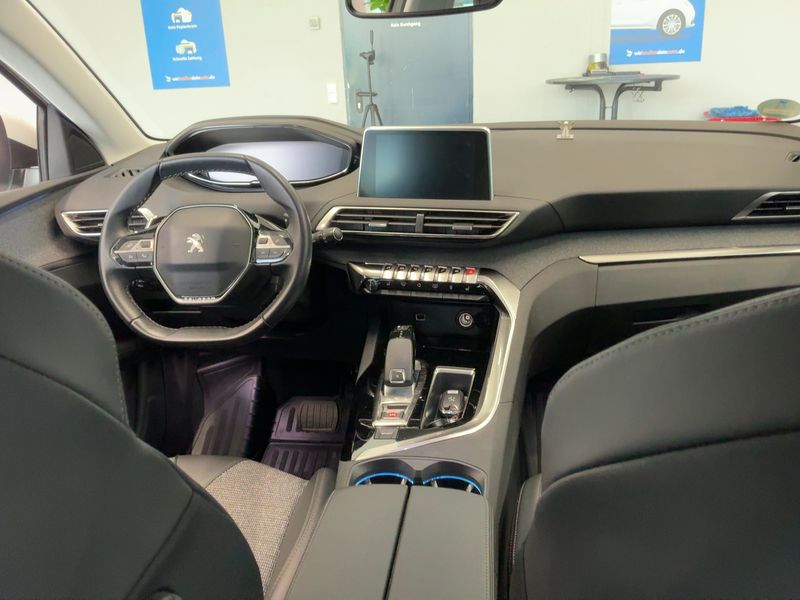 Peugeot 3008 1.5 Blue-HDi Allure — zdjęcie 12