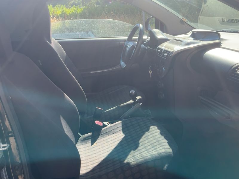 Toyota iQ 1.0 VVT-i — zdjęcie 11