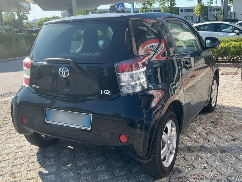 Toyota iQ 1.0 VVT-i — zdjęcie 6