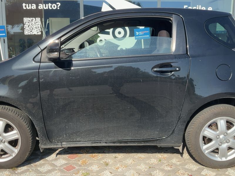 Toyota iQ 1.0 VVT-i — zdjęcie 4