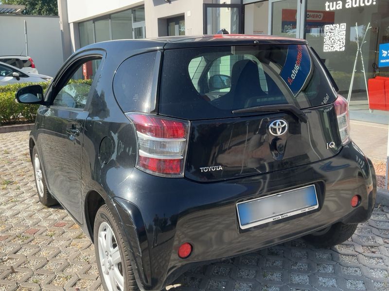 Toyota iQ 1.0 VVT-i — zdjęcie 3