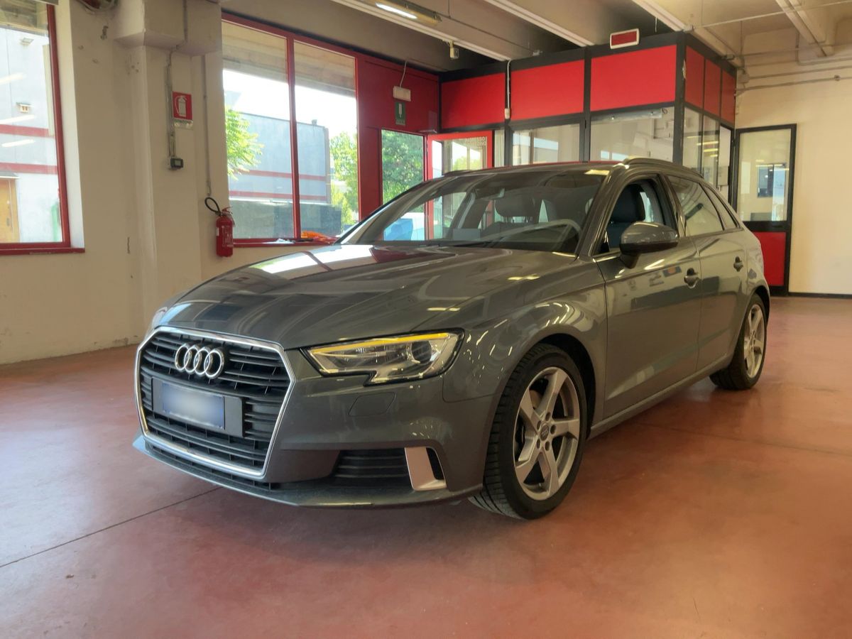Audi A3 2018 — photo 1