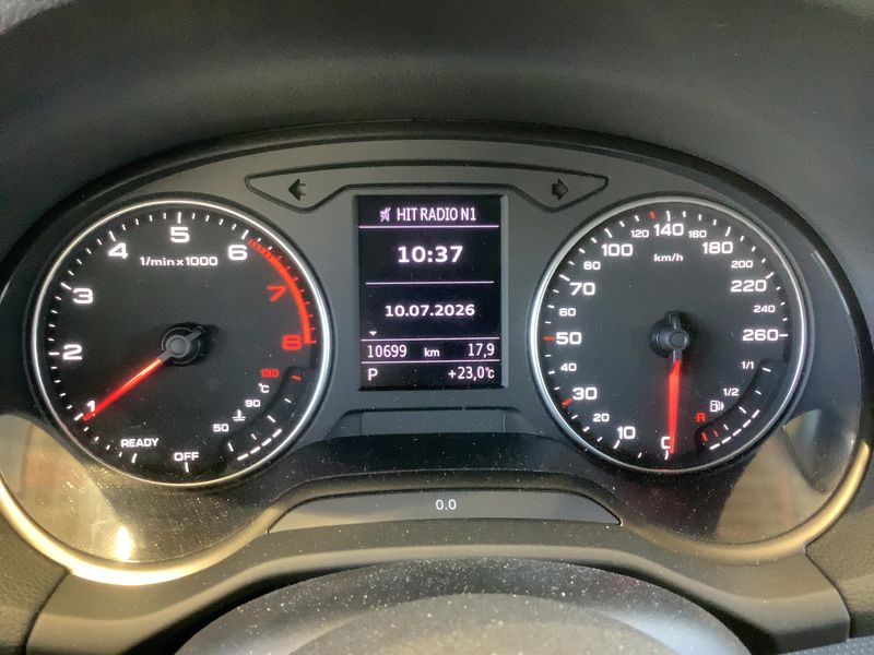 Audi Q2 35 TFSI S line — zdjęcie 13