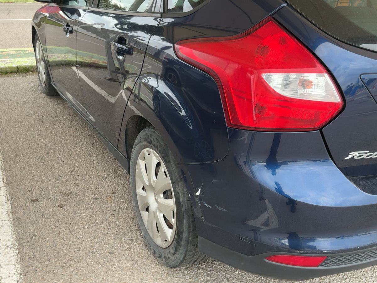 Ford Focus 2012 — photo 7