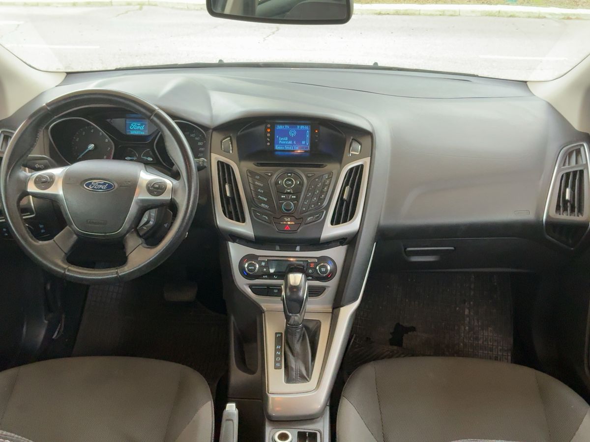 Ford Focus 2012 — photo 18