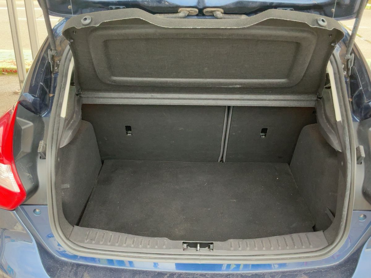 Ford Focus 2012 — photo 16