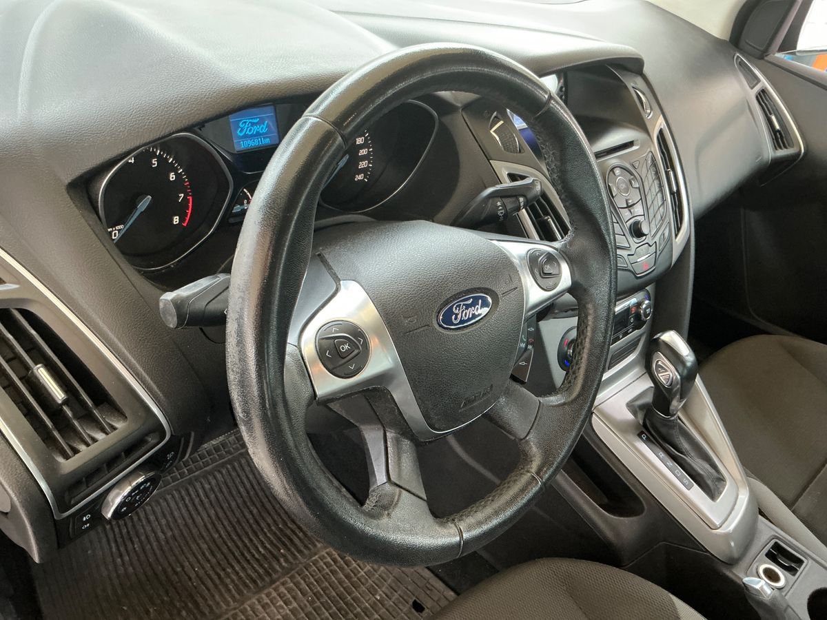 Ford Focus 2012 — photo 39