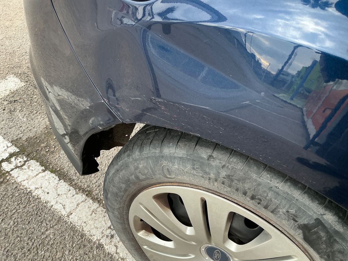 Ford Focus 2012 — photo 38