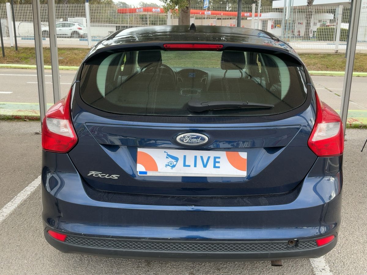 Ford Focus 2012 — photo 8