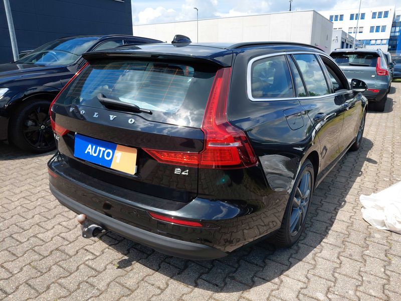 Volvo V60 2.0 B4 Mild-Hybrid Core — zdjęcie 5