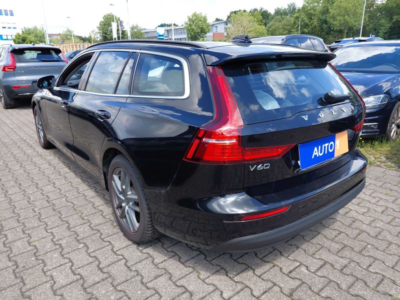 Volvo V60 2.0 B4 Mild-Hybrid Core — zdjęcie 3