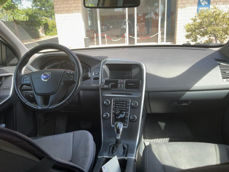 Volvo XC60 2.0 D4 Kinetic 2WD 2014 – снимка 17