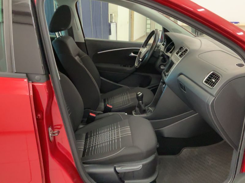 Volkswagen Polo 1.2 TSI Lounge BlueMotion Tech — zdjęcie 11