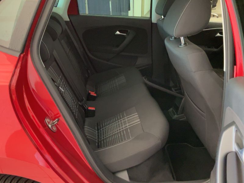 Volkswagen Polo 1.2 TSI Lounge BlueMotion Tech — zdjęcie 14