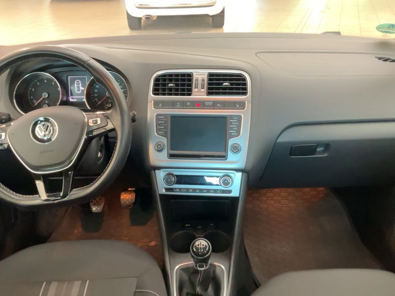 Volkswagen Polo 1.2 TSI Lounge BlueMotion Tech — zdjęcie 12