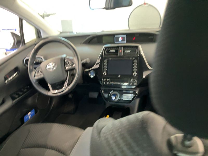 Toyota Prius 1.8 Comfort — zdjęcie 12