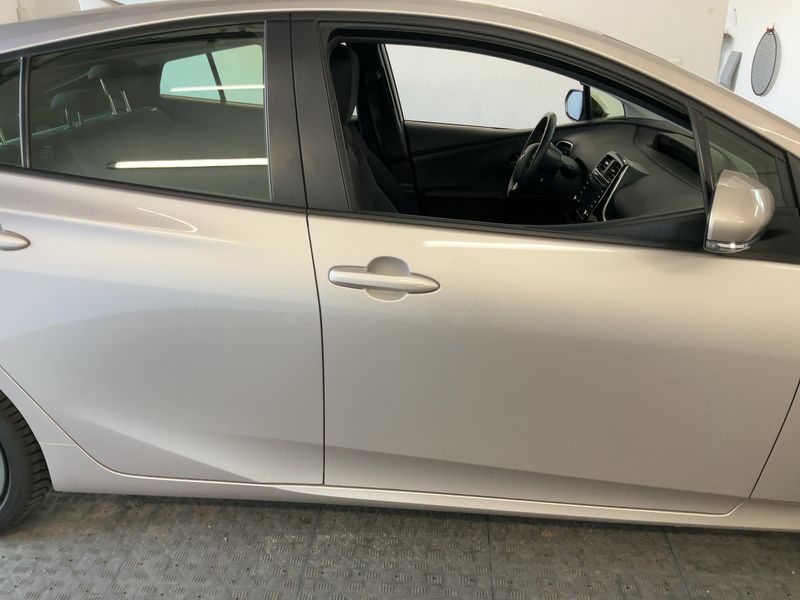 Toyota Prius 1.8 Comfort — zdjęcie 7