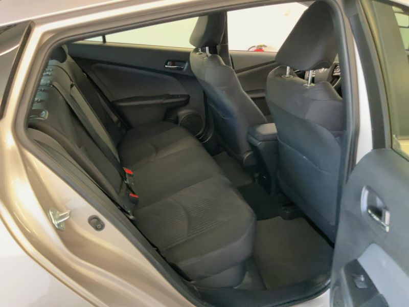 Toyota Prius 1.8 Comfort — zdjęcie 14