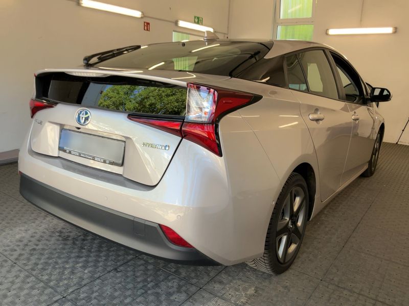 Toyota Prius 1.8 Comfort — zdjęcie 6