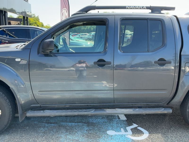 Nissan Navara Pick-up 2.5 dCi Doppelkabine Comfort 4x4 — zdjęcie 4