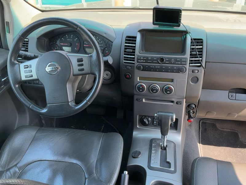 Nissan Navara Pick-up 2.5 dCi Doppelkabine Comfort 4x4 — zdjęcie 12