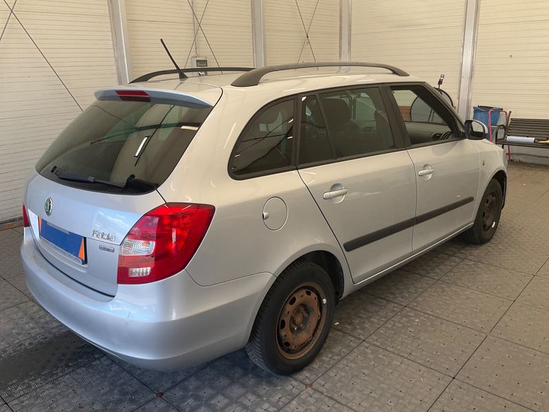 Skoda Fabia 1.2 TSI Family 2013 – снимка 2
