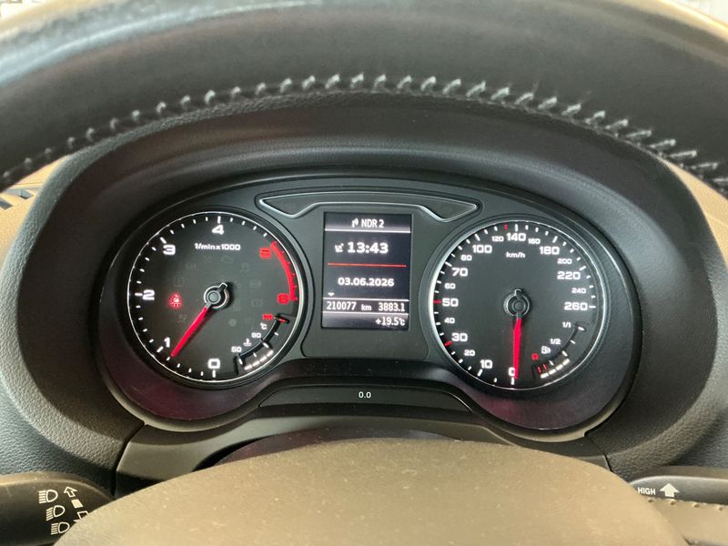 Audi A3 Sportback 1.6 TDI Ambiente — zdjęcie 13