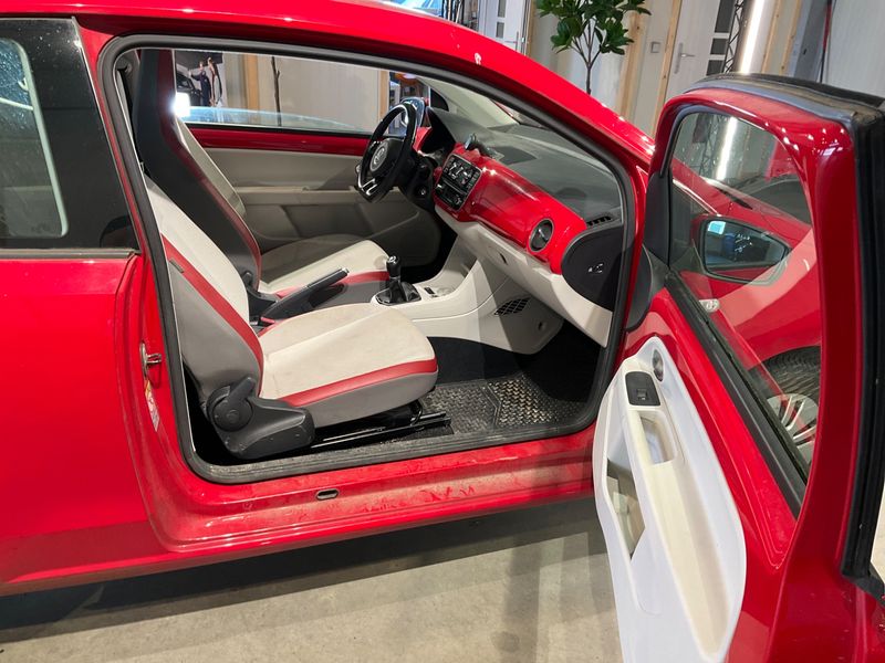 Volkswagen up! 1.0 High up! — zdjęcie 3