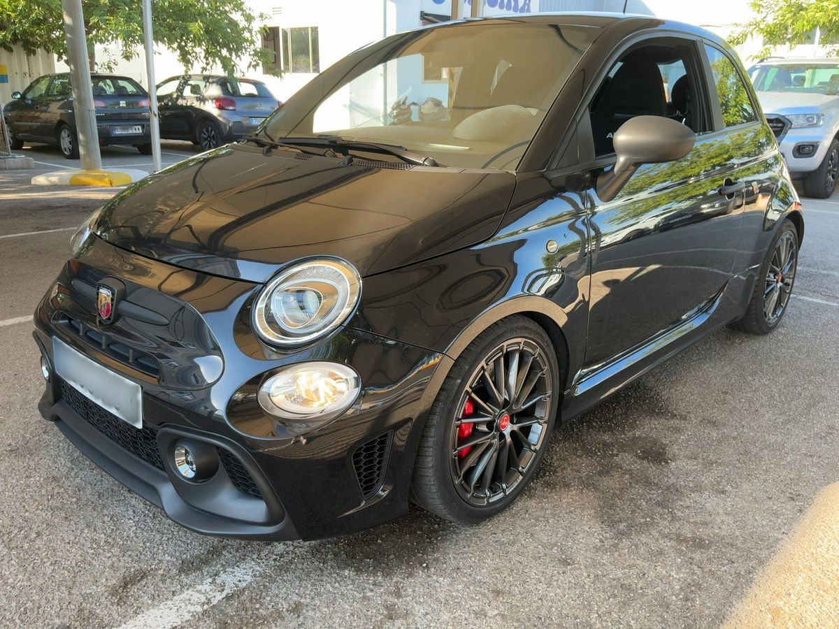 Abarth 695 2022