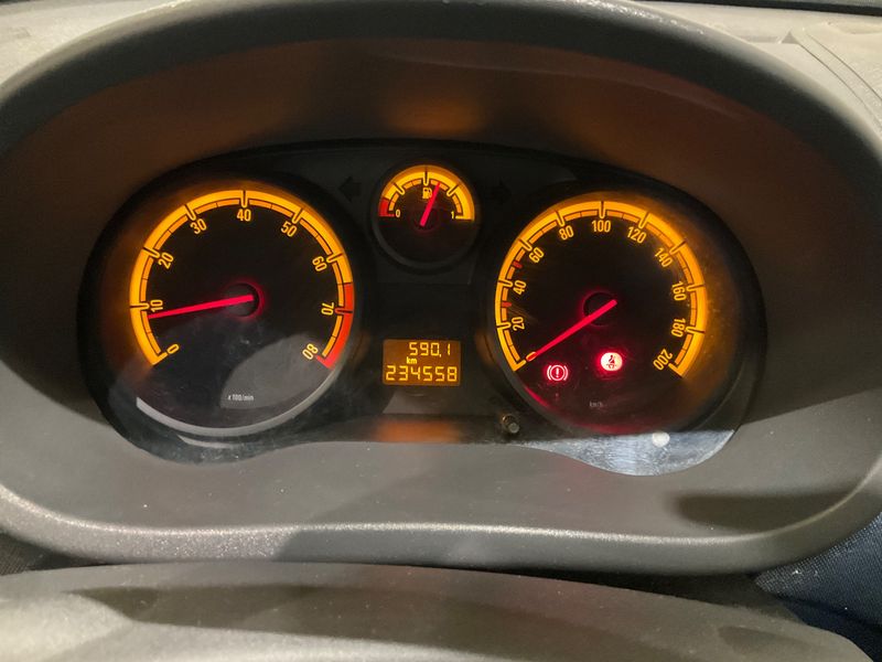 Opel Corsa 1.2 Essentia — zdjęcie 4
