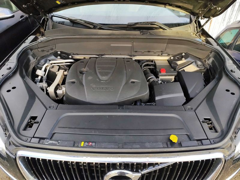 Volvo XC90 2.0 D5 Momentum AWD — zdjęcie 8