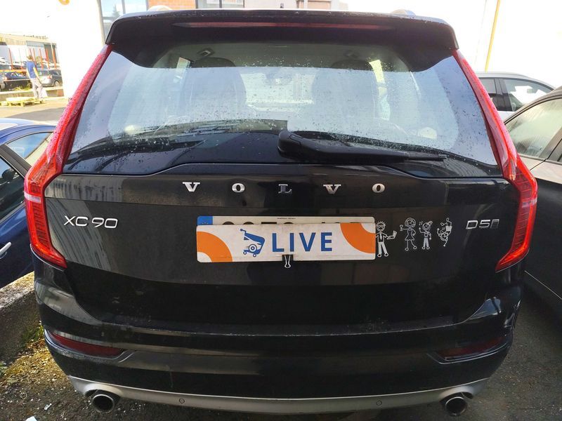 Volvo XC90 2.0 D5 Momentum AWD — zdjęcie 4