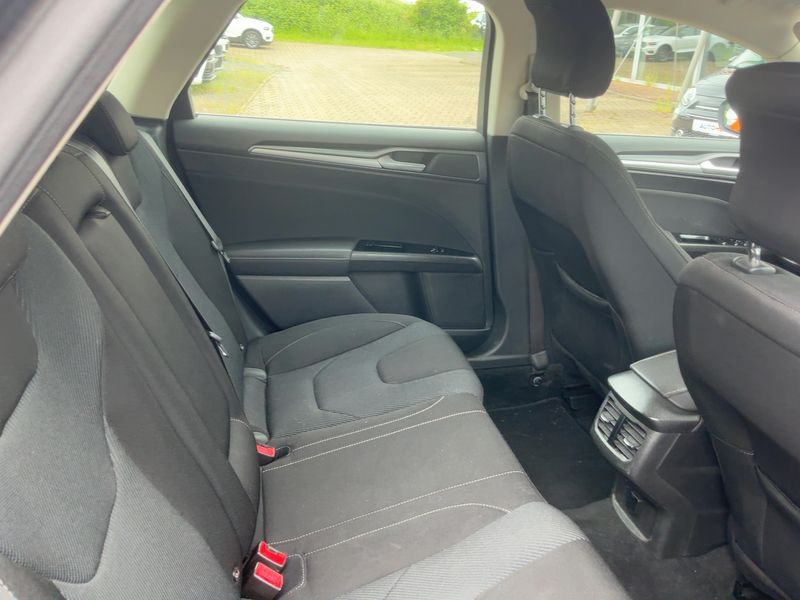 Ford Mondeo 2.0 TDCi Titanium — zdjęcie 14