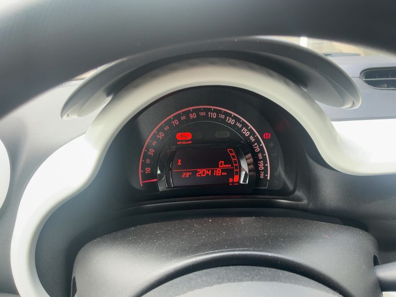 Renault Twingo 1.0 SCe Limited — zdjęcie 13