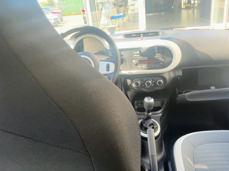 Renault Twingo 1.0 SCe Limited — zdjęcie 12
