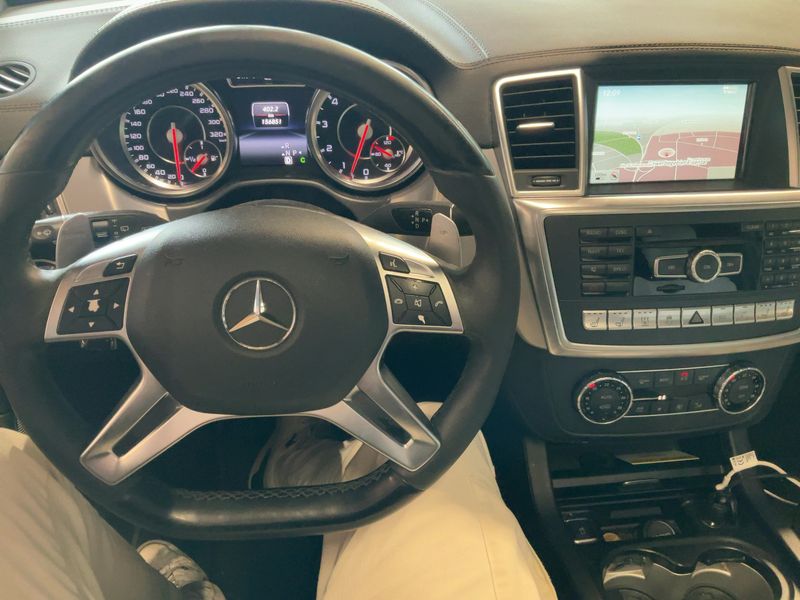 Mercedes-Benz M-Klasse ML 63 AMG — zdjęcie 12
