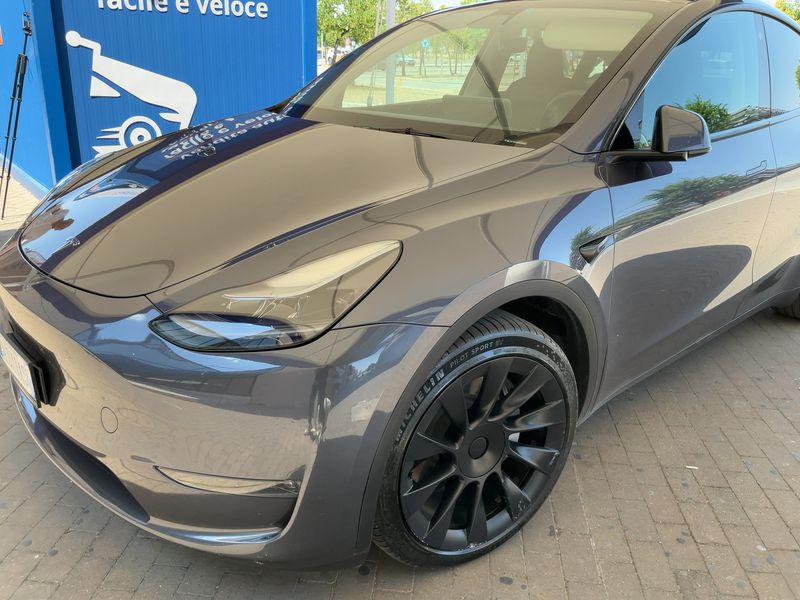 Tesla Model Y Max Range Dual AWD AWD — zdjęcie 2
