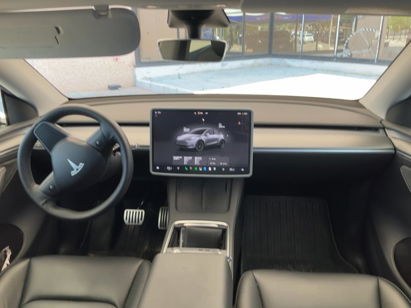Tesla Model Y Max Range Dual AWD AWD — zdjęcie 12
