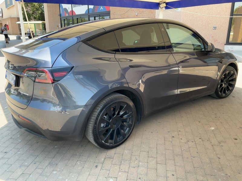 Tesla Model Y Max Range Dual AWD AWD — zdjęcie 6