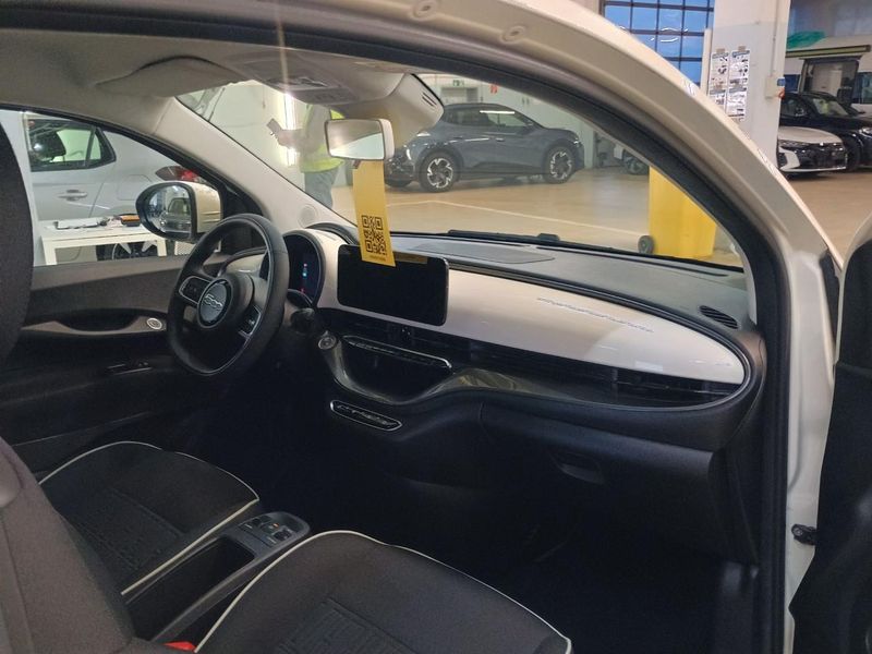 Fiat 500e electric drive 70 kW — zdjęcie 7