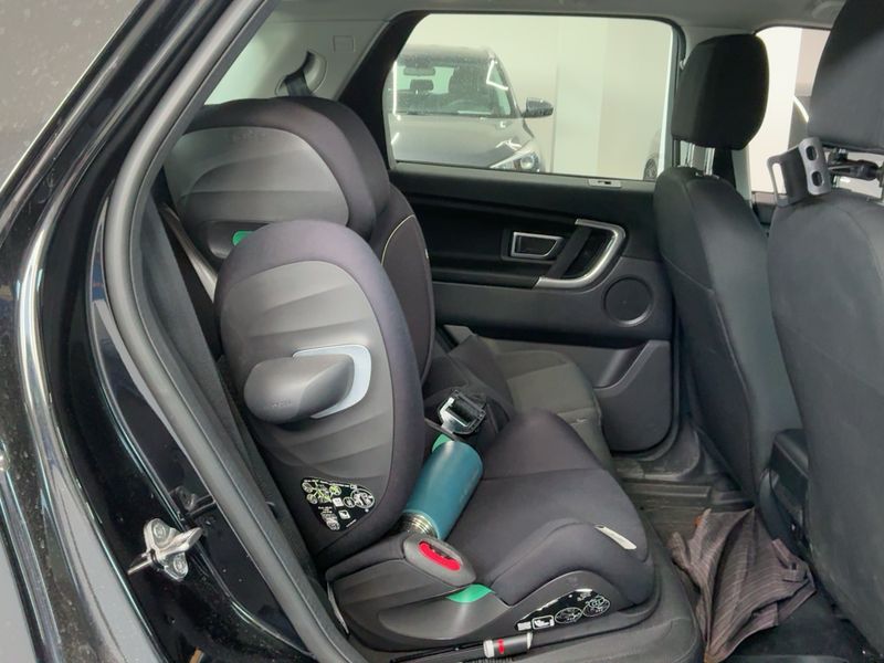 Land Rover Discovery Sport 2.0 Td4 SE AWD — zdjęcie 14